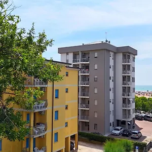  Apartment Lyons Nord E Sud Italien