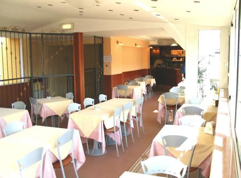 Hotel Ibis Styles Milano Centro 3*,  Italia