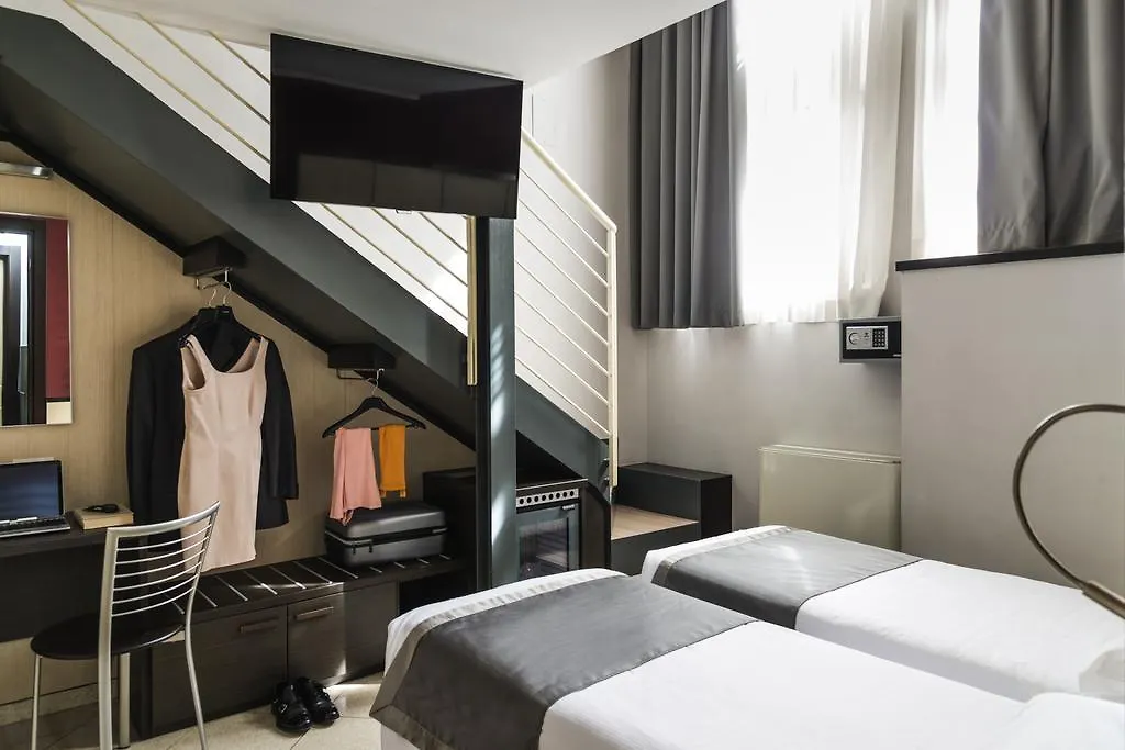 Hotel Ibis Styles Milano Centro 3*,