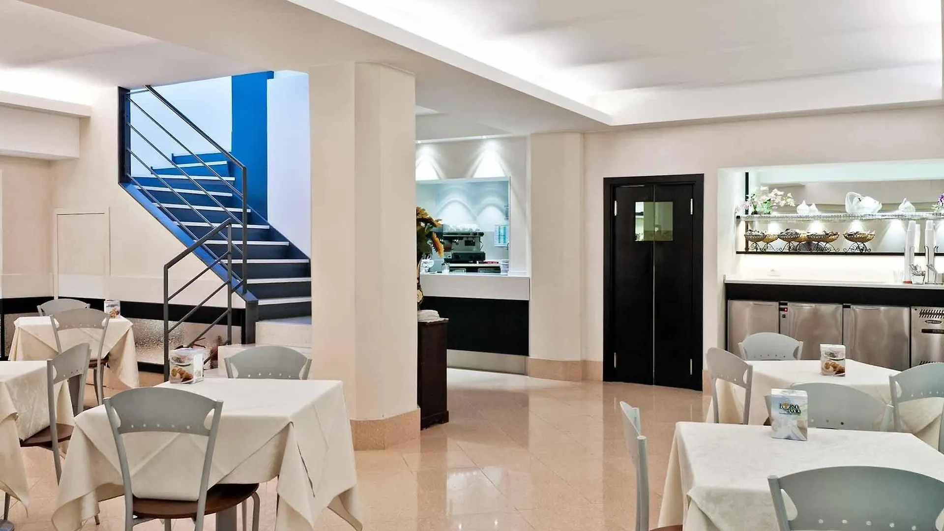 Ibis Styles Milano Centro Hotel 3*, Milan